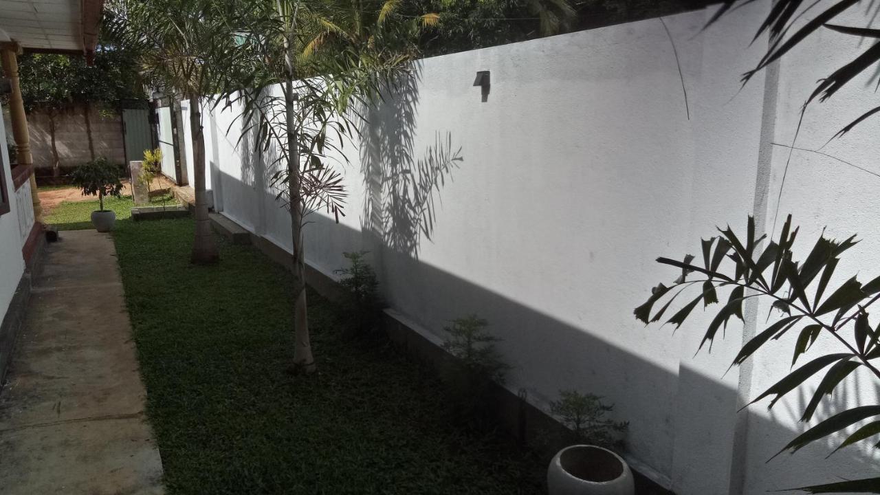 Umaya Holiday Home Anuradhapura Exteriör bild