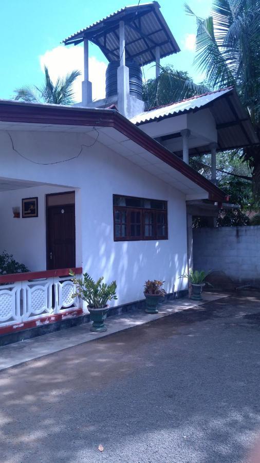 Umaya Holiday Home Anuradhapura Exteriör bild